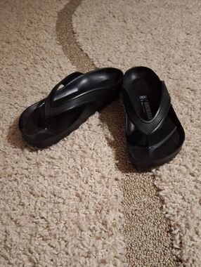 Birkenstock Woman's Black Flip Flop Sandals